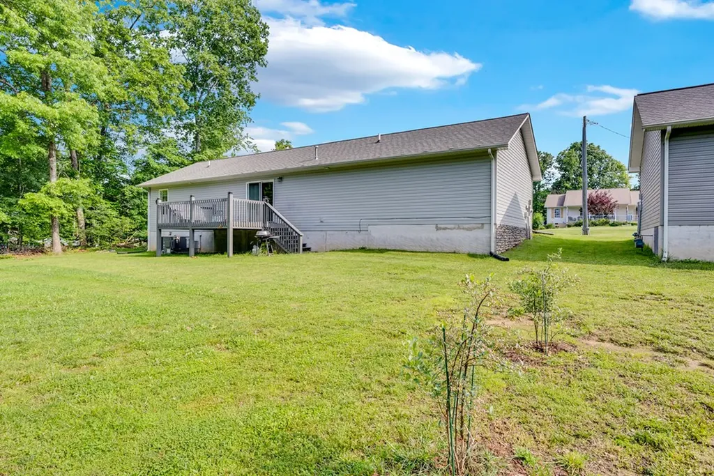 1210 War Eagle Drive Crossville TN 38572