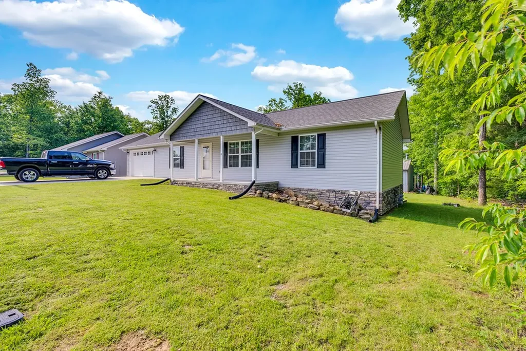 1210 War Eagle Drive Crossville TN 38572