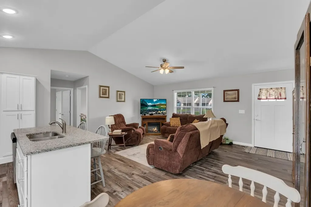 1210 War Eagle Drive Crossville TN 38572