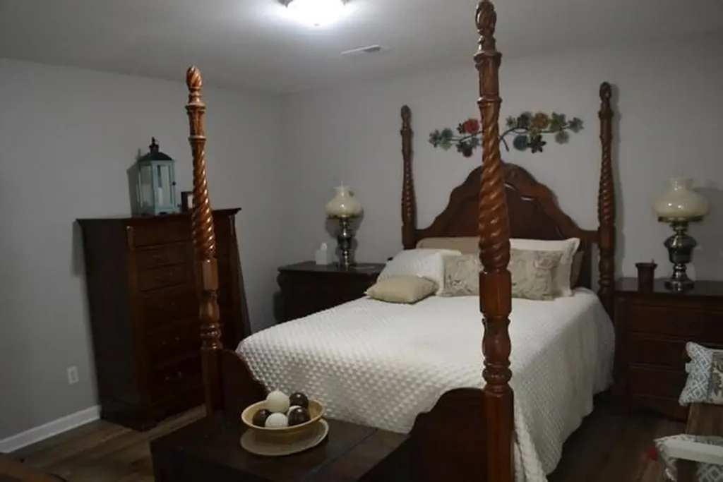 4944 W Valley Road Sequatchie TN 37327