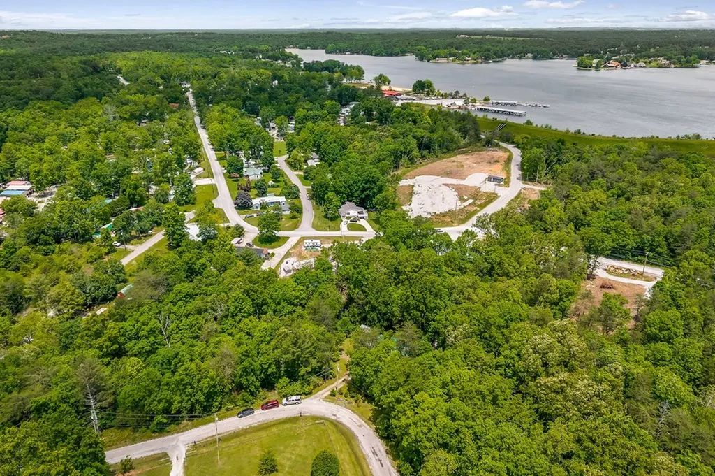 1048 Sitting Bull Point Crossville TN 38572