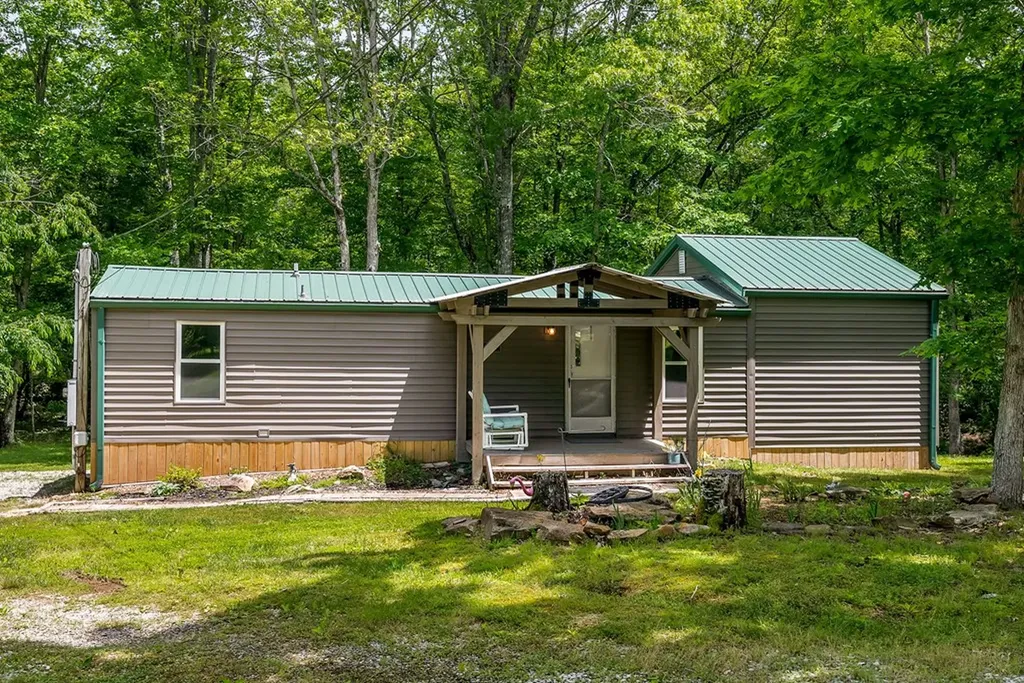 1048 Sitting Bull Point Crossville TN 38572