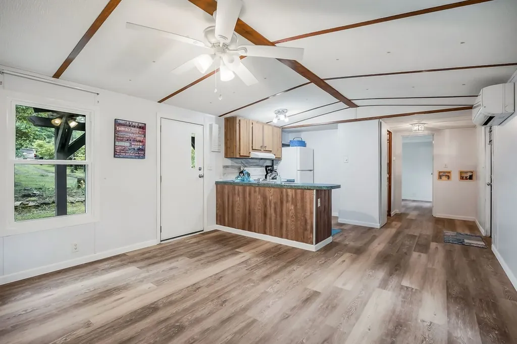 1048 Sitting Bull Point Crossville TN 38572