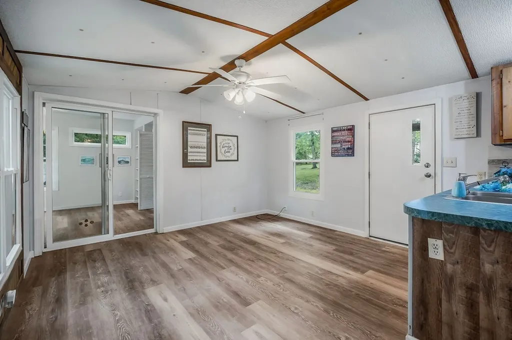 1048 Sitting Bull Point Crossville TN 38572