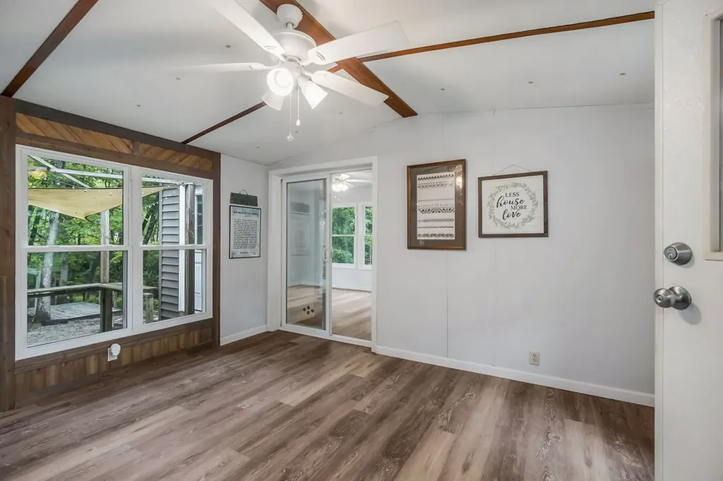 1048 Sitting Bull Point Crossville TN 38572