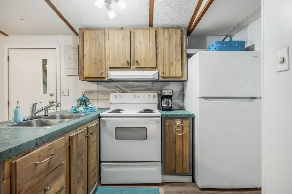 1048 Sitting Bull Point Crossville TN 38572