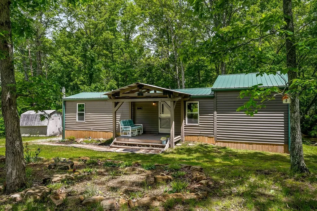 1048 Sitting Bull Point Crossville TN 38572