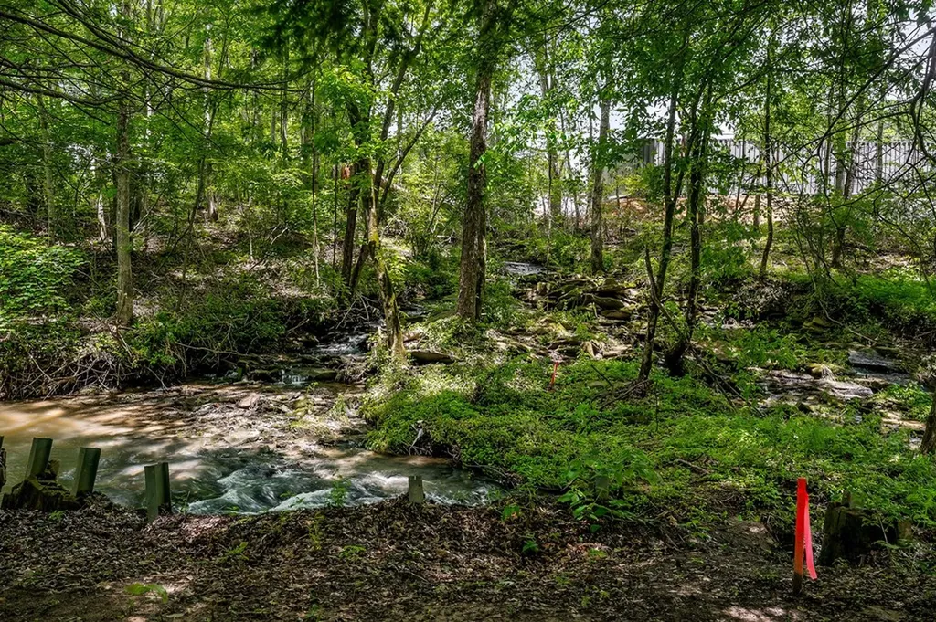 1048 Sitting Bull Point Crossville TN 38572