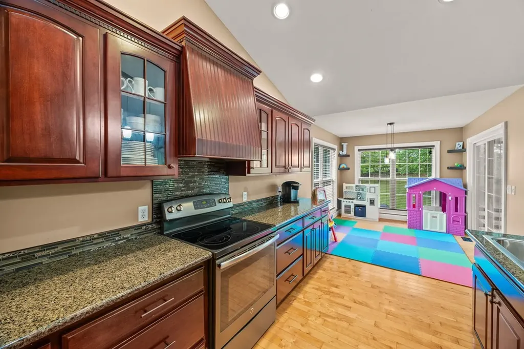 520 E Deer Creek Crossville TN 38571