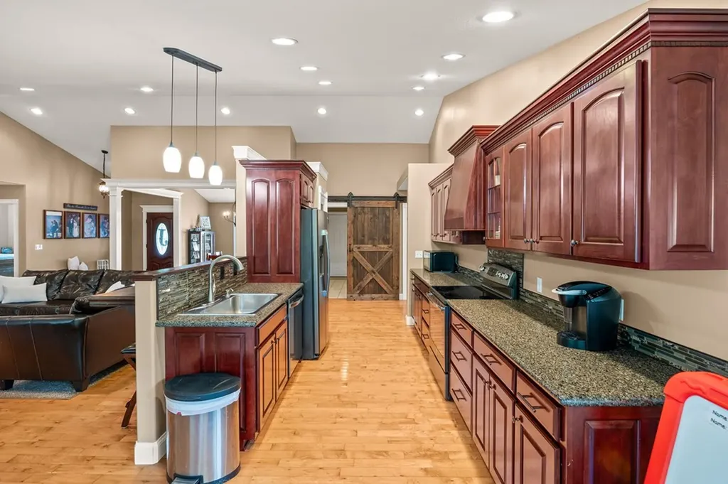 520 E Deer Creek Crossville TN 38571