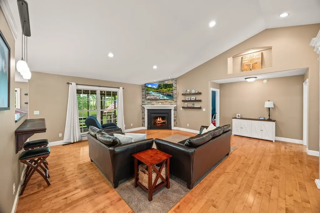 520 E Deer Creek Crossville TN 38571