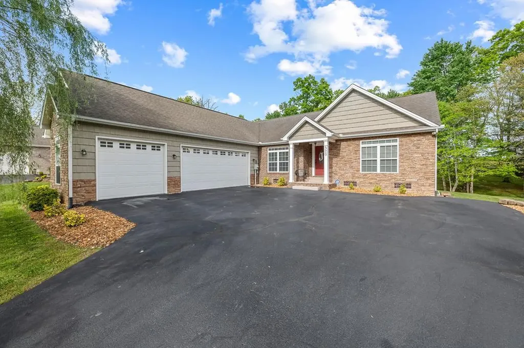 520 E Deer Creek Crossville TN 38571