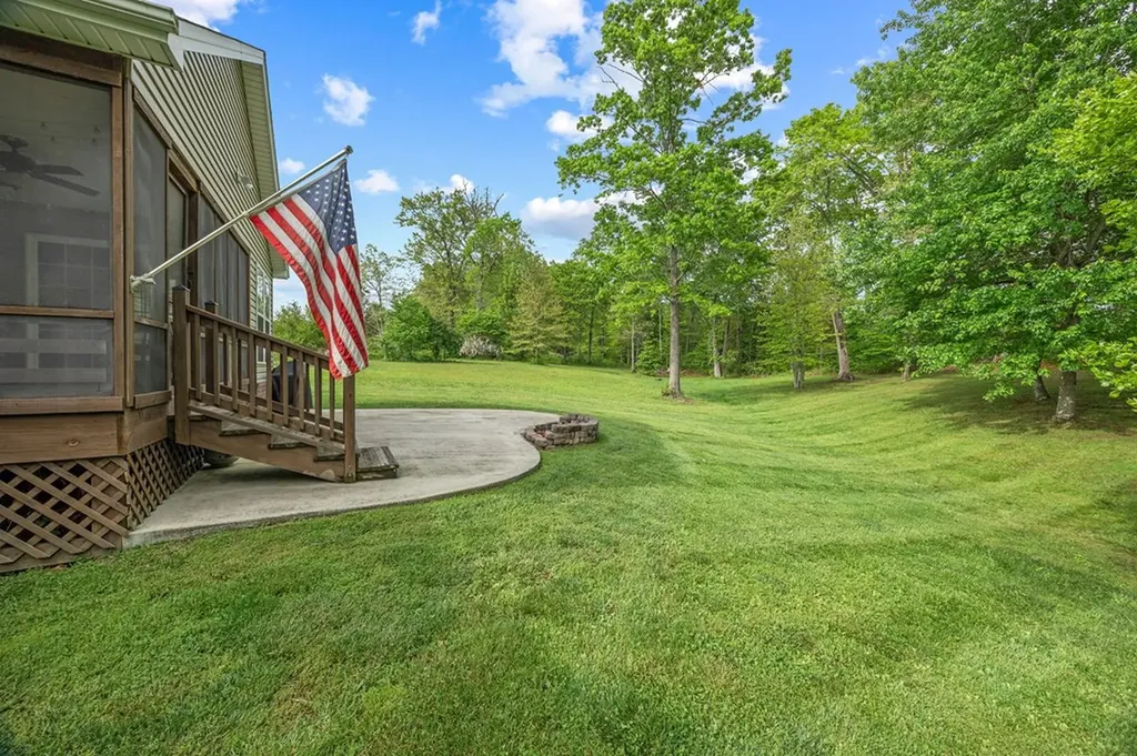 520 E Deer Creek Crossville TN 38571