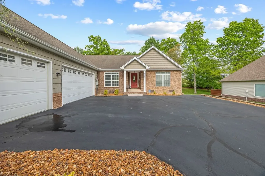 520 E Deer Creek Crossville TN 38571