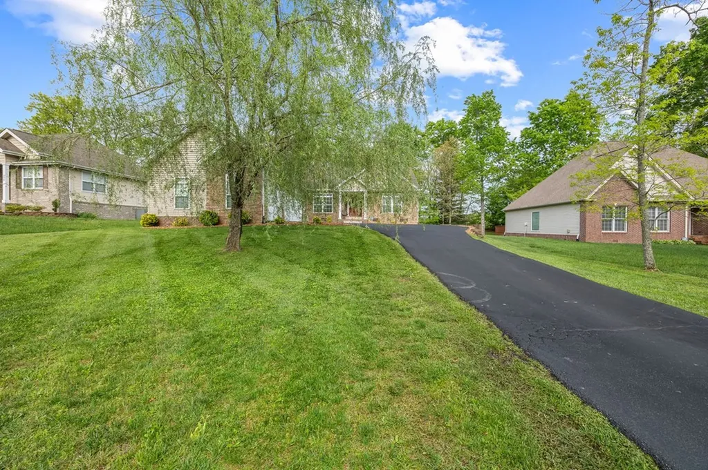 520 E Deer Creek Crossville TN 38571