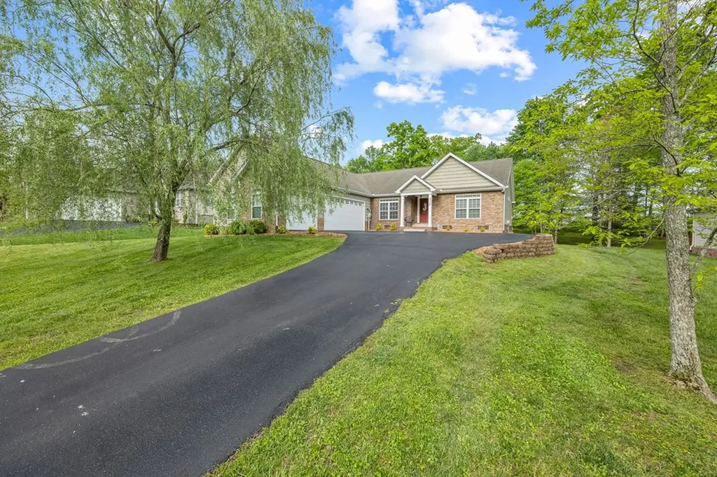 520 E Deer Creek Crossville TN 38571