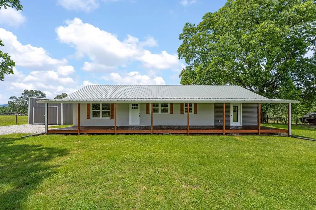 895 Bethel Hollow Road Quebeck TN 38579