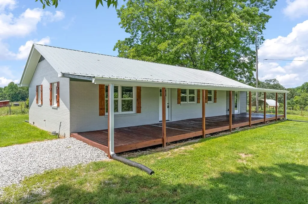 895 Bethel Hollow Road Quebeck TN 38579