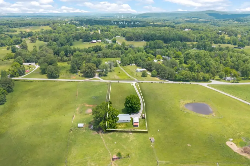 895 Bethel Hollow Road Quebeck TN 38579