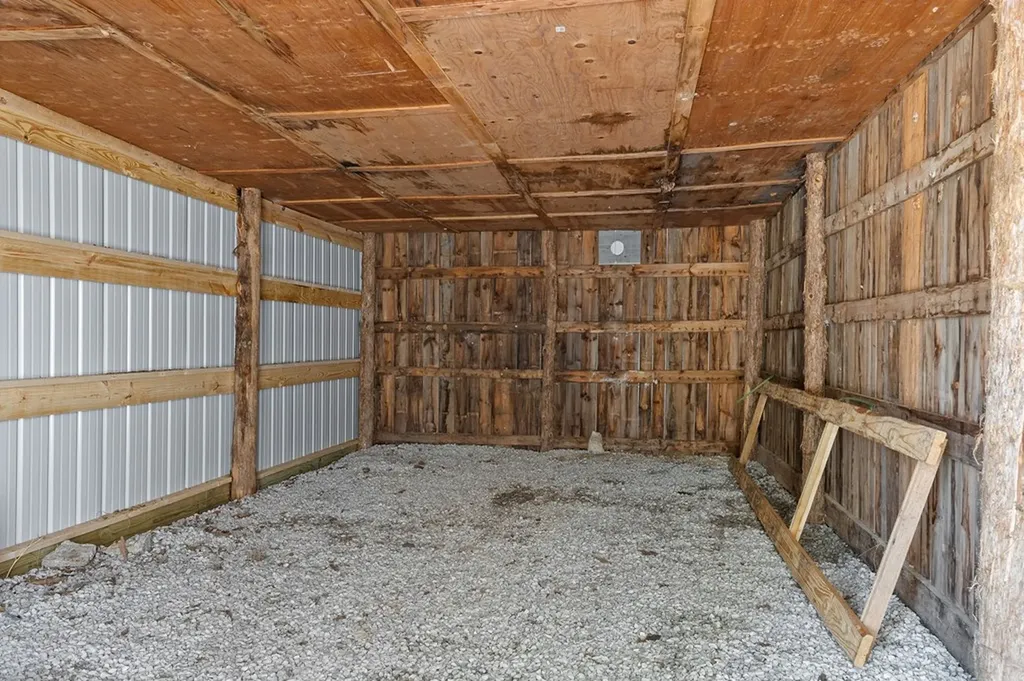 895 Bethel Hollow Road Quebeck TN 38579