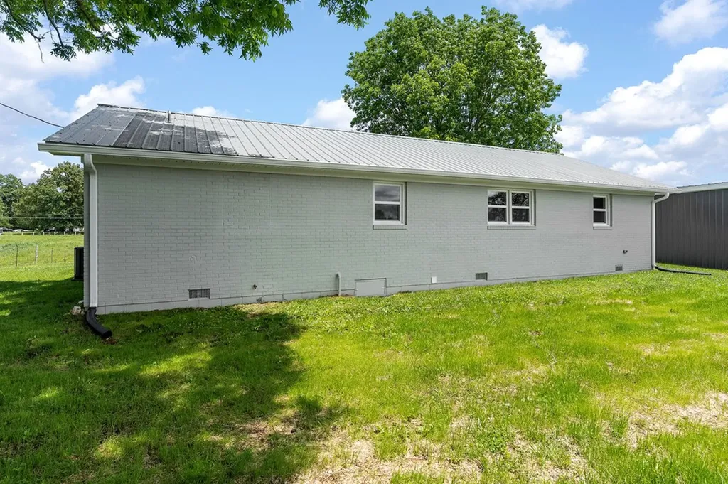 895 Bethel Hollow Road Quebeck TN 38579