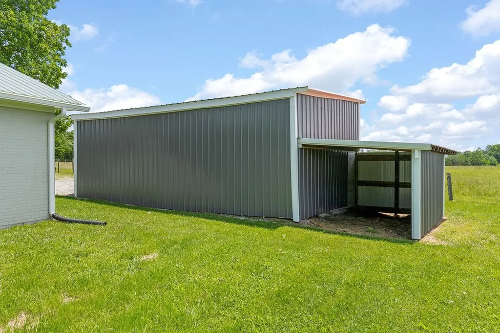 895 Bethel Hollow Road Quebeck TN 38579