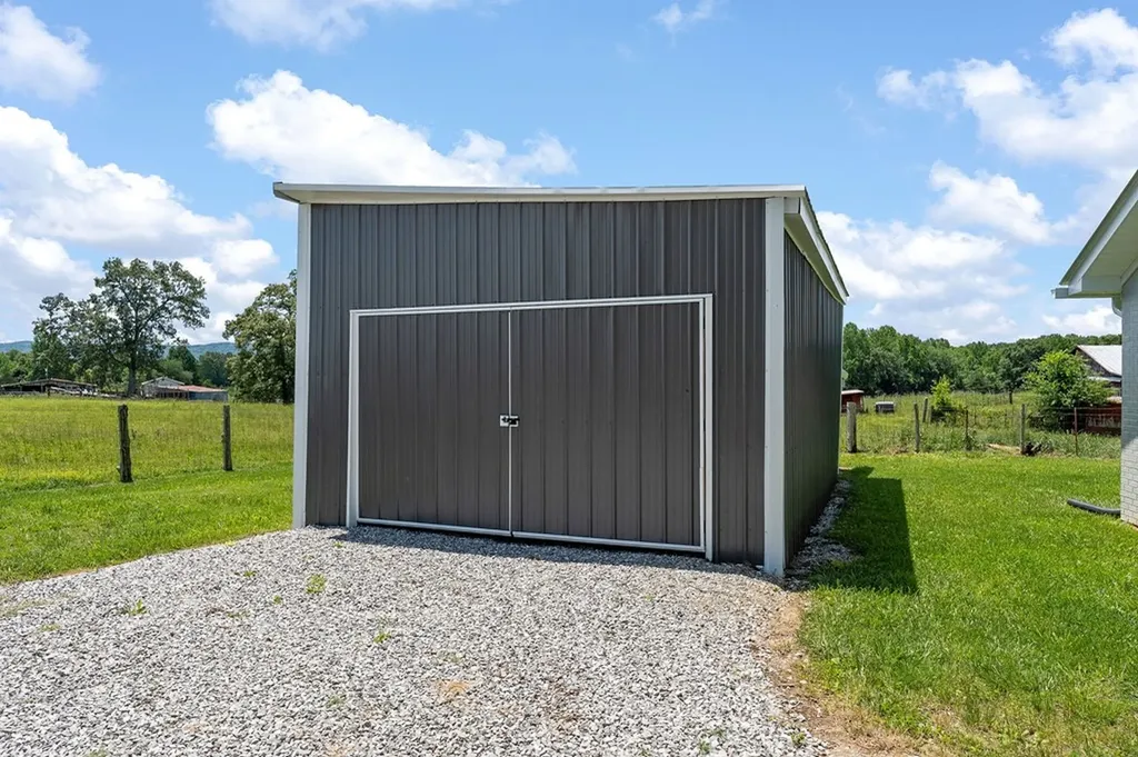 895 Bethel Hollow Road Quebeck TN 38579