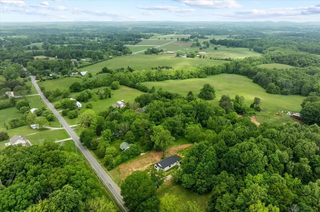 372 E Whitehall Road Cookeville TN 38501