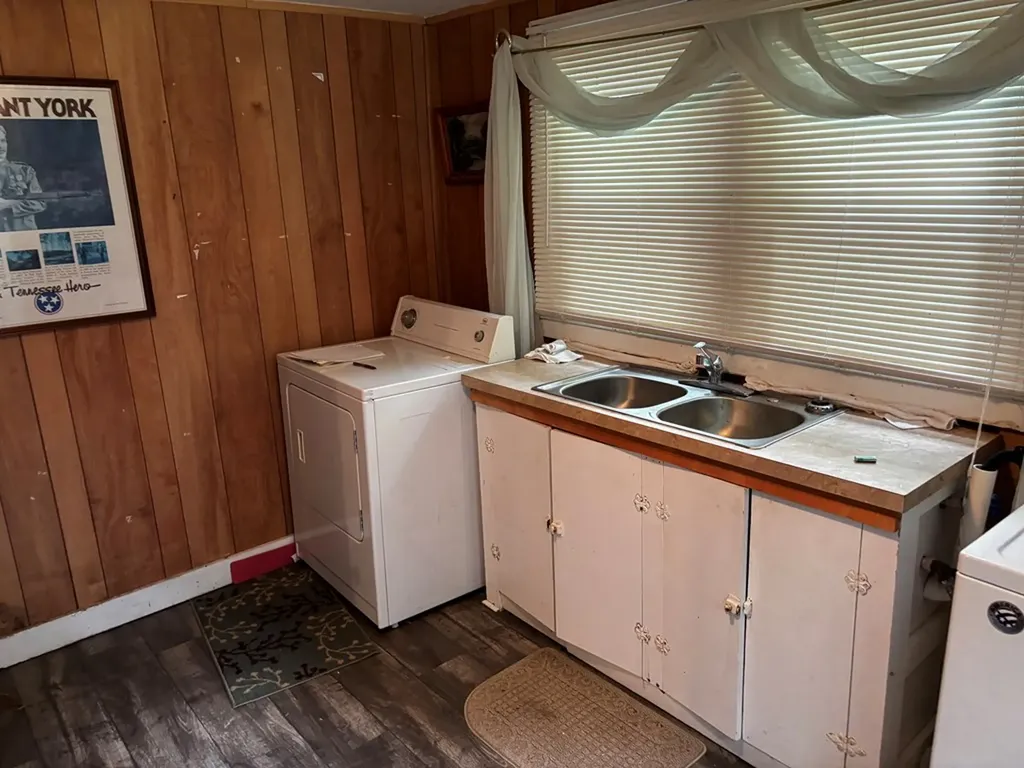 517 S Murray Street Gainesboro TN 38562