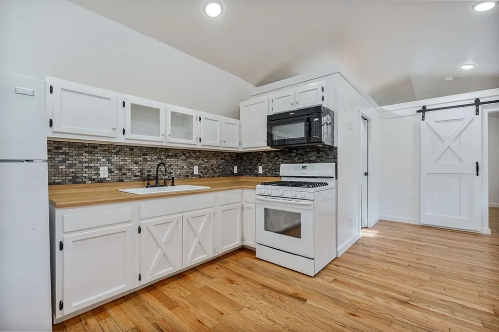 196 Quinland Lake Cookeville TN 38506