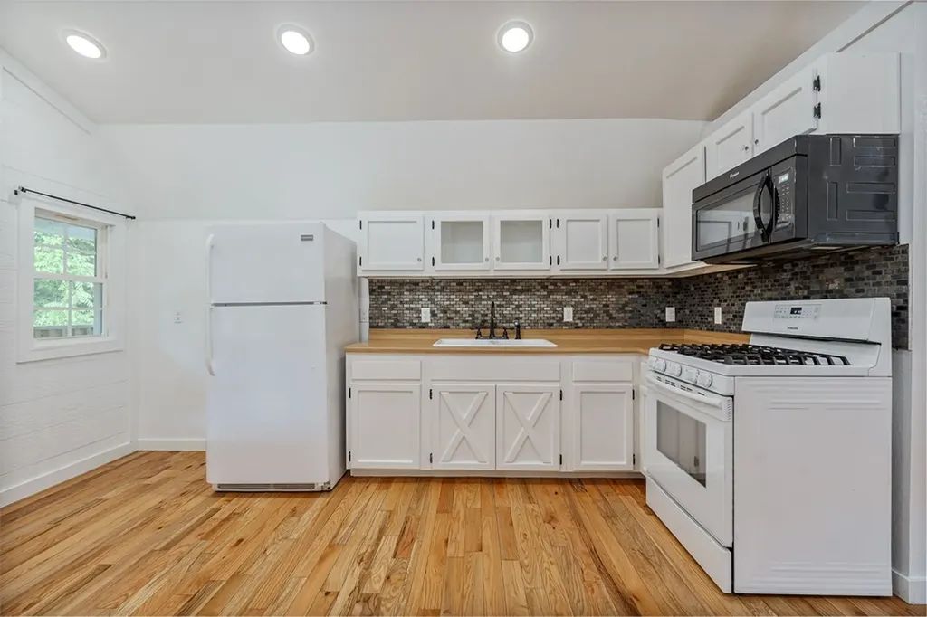 196 Quinland Lake Cookeville TN 38506