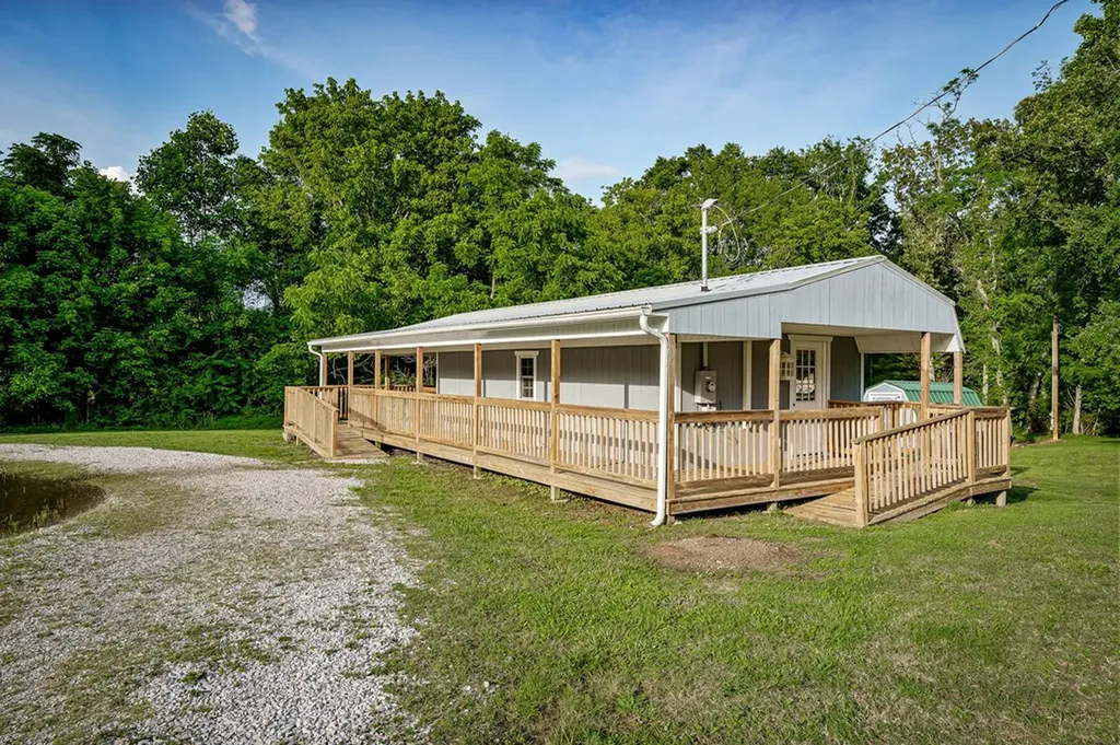 196 Quinland Lake Cookeville TN 38506