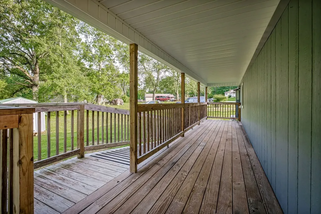 196 Quinland Lake Cookeville TN 38506