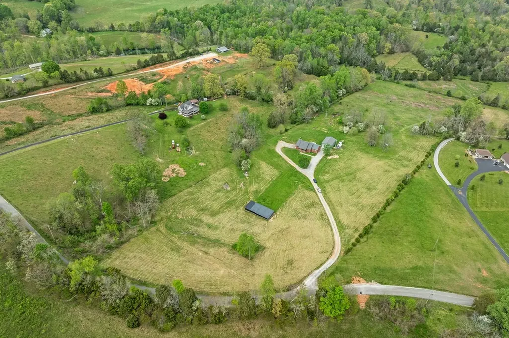 945 Oak Hill Road Rickman TN 38580