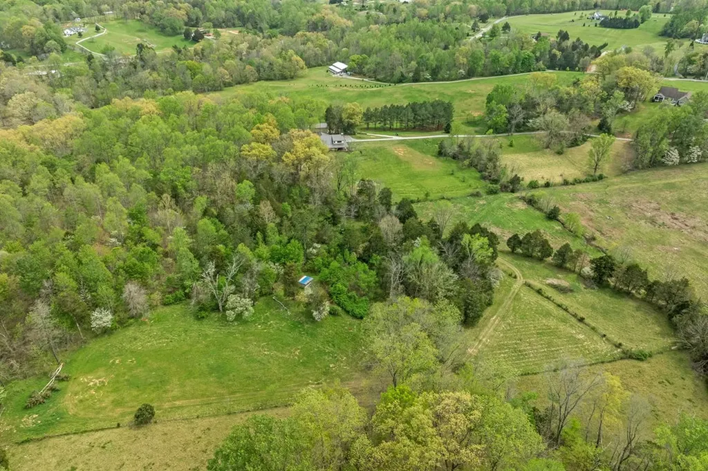 945 Oak Hill Road Rickman TN 38580