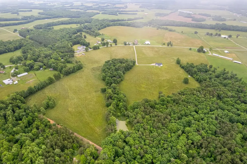 4504 Standing Rock Road Deer Lodge TN 37726