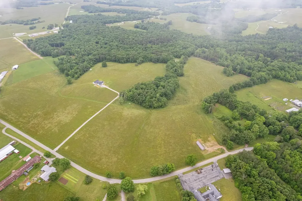 4504 Standing Rock Road Deer Lodge TN 37726