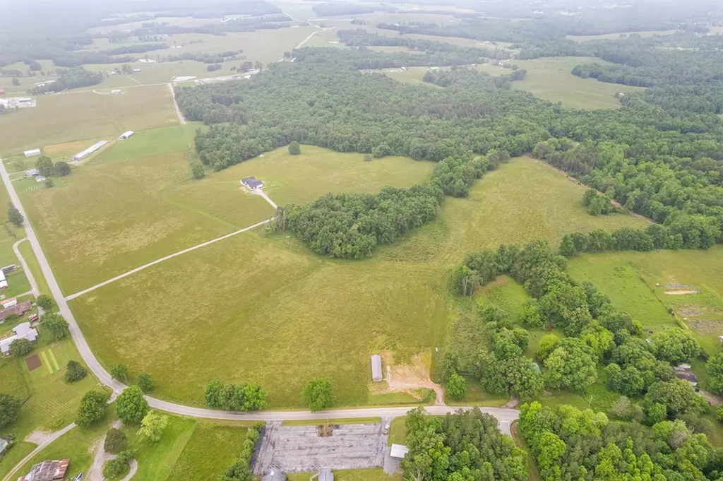 4504 Standing Rock Road Deer Lodge TN 37726