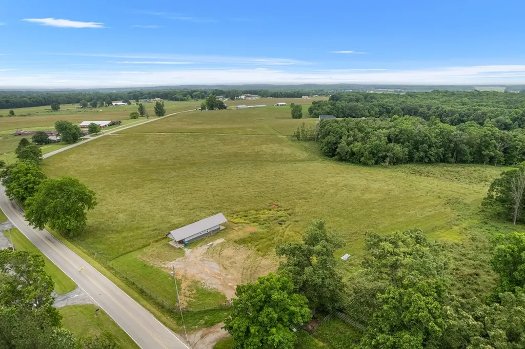 4504 Standing Rock Road Deer Lodge TN 37726