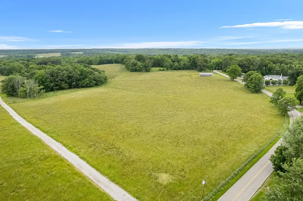 4504 Standing Rock Road Deer Lodge TN 37726