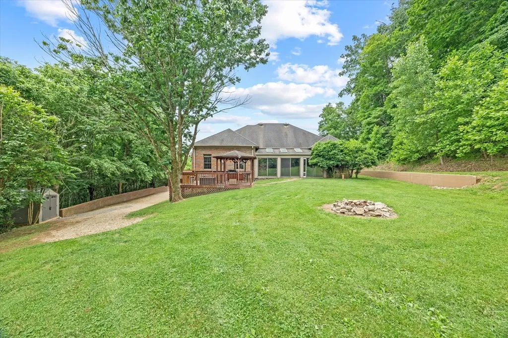 360 Long Hollow Lane Gainesboro TN 38562