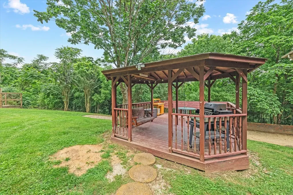 360 Long Hollow Lane Gainesboro TN 38562