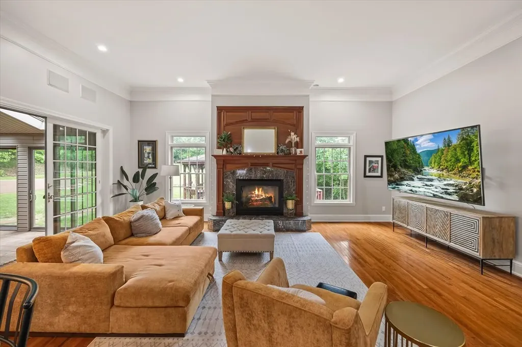 360 Long Hollow Lane Gainesboro TN 38562