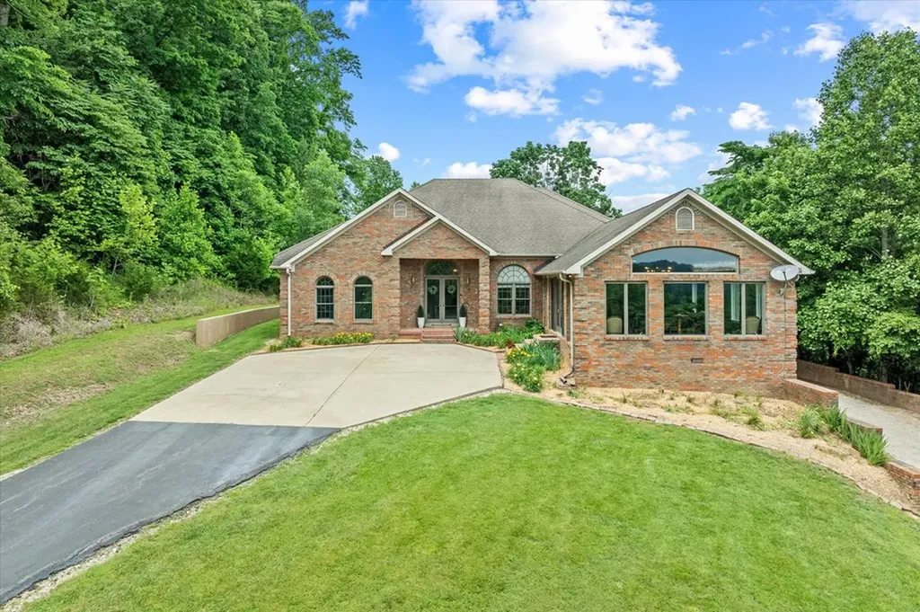 360 Long Hollow Lane Gainesboro TN 38562