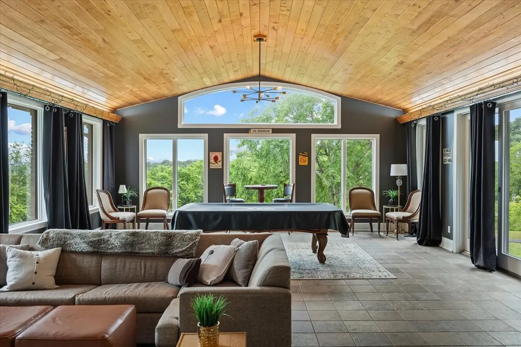 360 Long Hollow Lane Gainesboro TN 38562