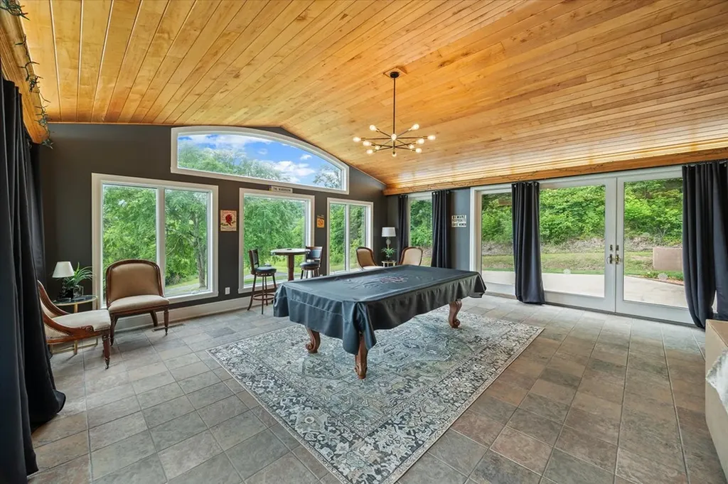 360 Long Hollow Lane Gainesboro TN 38562