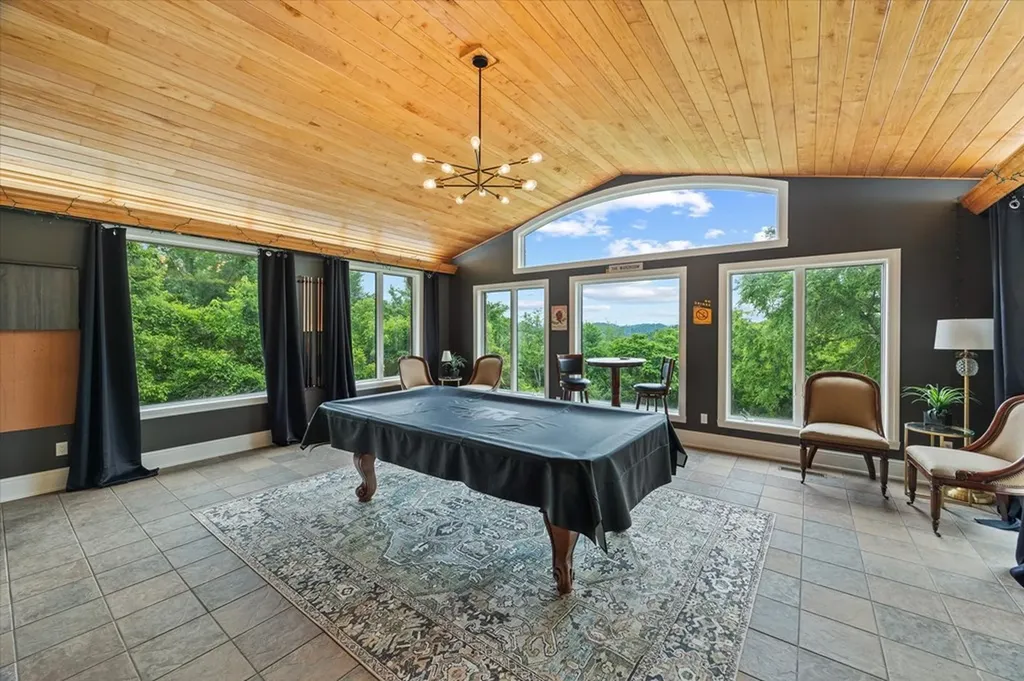 360 Long Hollow Lane Gainesboro TN 38562