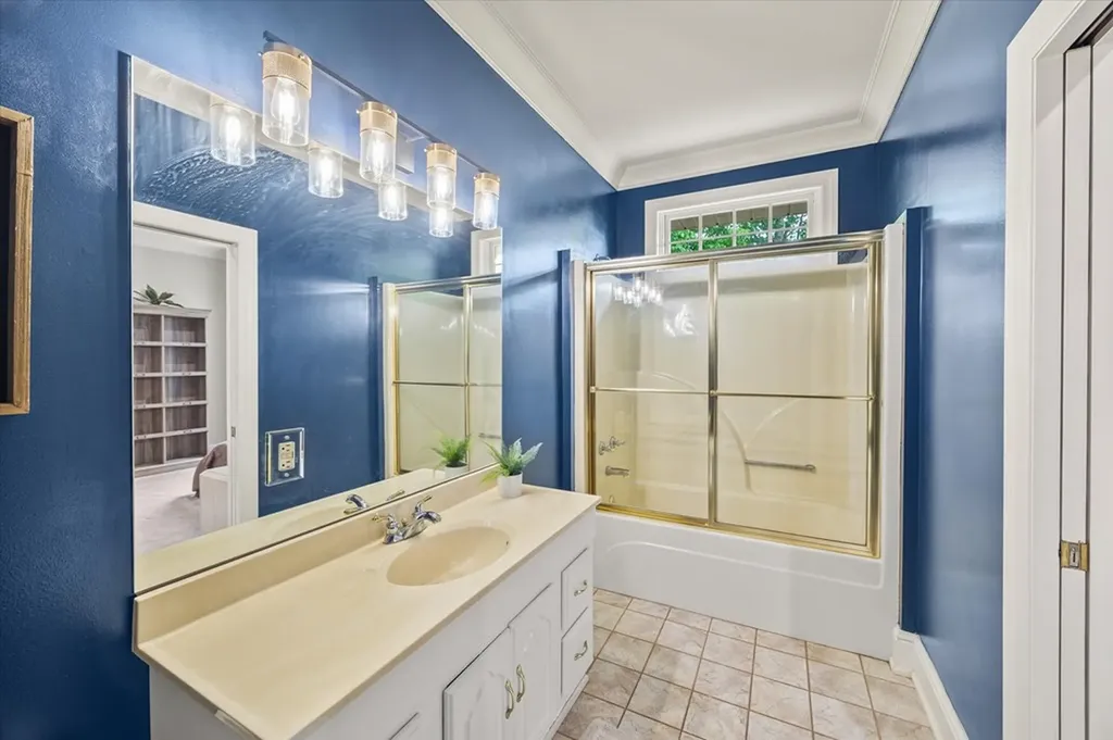 360 Long Hollow Lane Gainesboro TN 38562