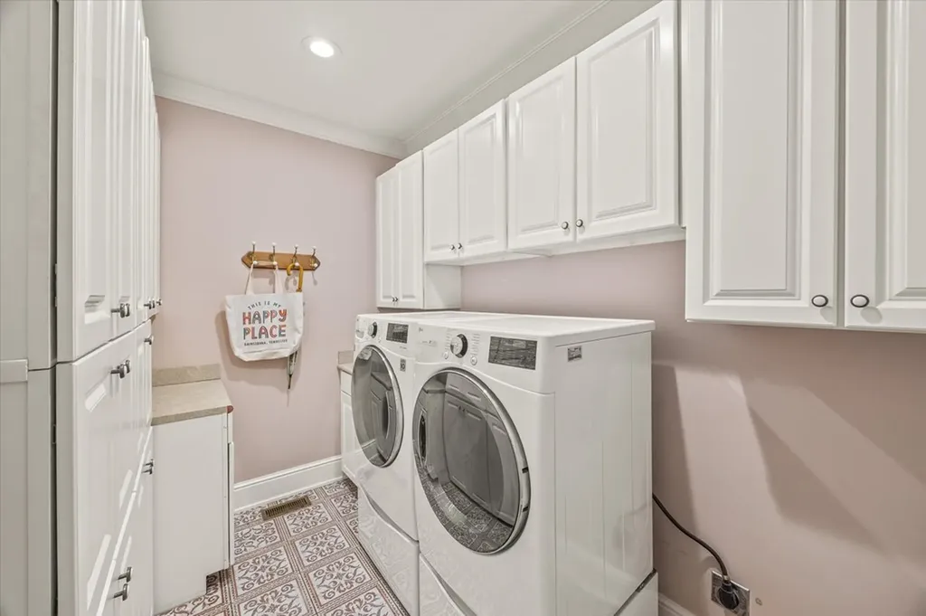 360 Long Hollow Lane Gainesboro TN 38562