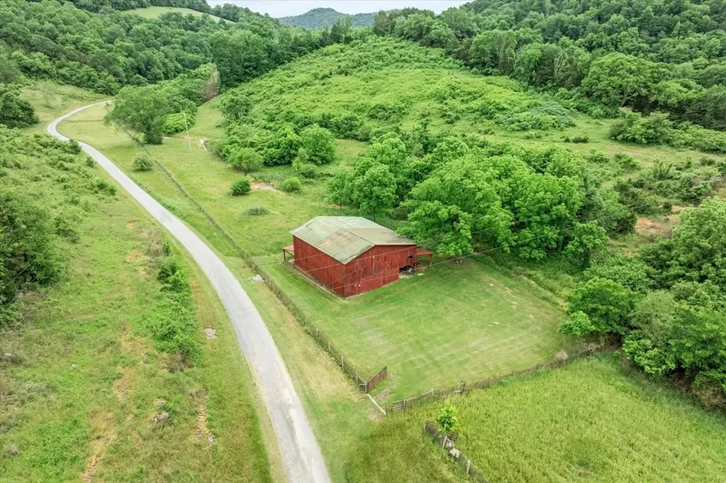 360 Long Hollow Lane Gainesboro TN 38562